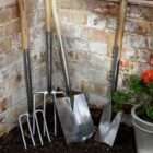 digging-spade-rhs-stainless-burgon-and-ball-quality-garden-supplies-811x12161 - Quality Garden Supplies - Quality Garden Supplies